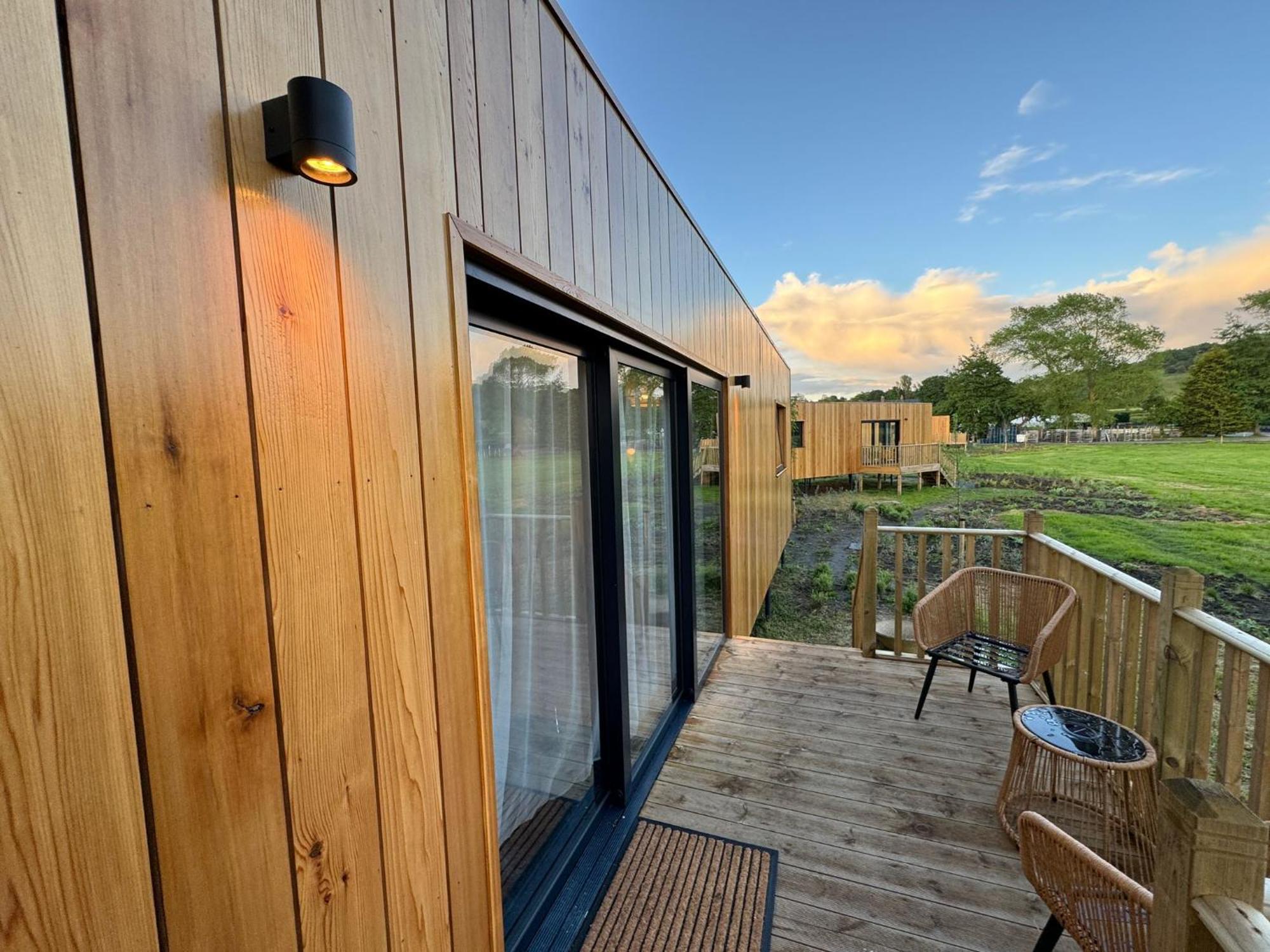 Unbox At Poplar Tree Villa Durham Exterior photo