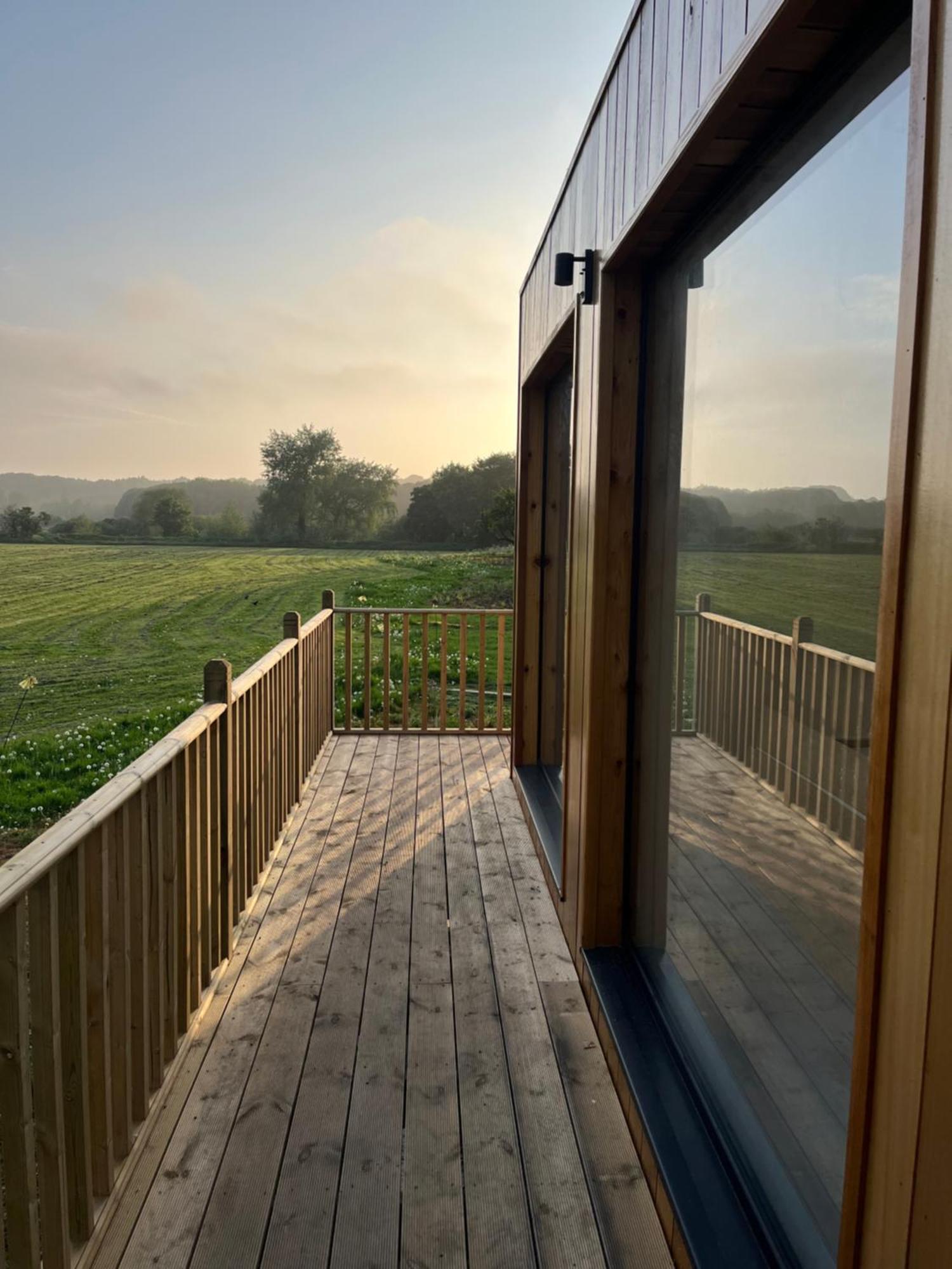 Unbox At Poplar Tree Villa Durham Exterior photo